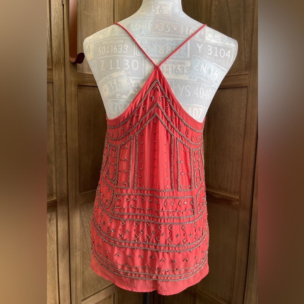 Women’s Beautiful Razorback Tank Blouse. - Picture 2 of 4